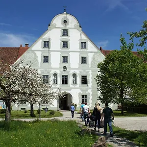 Zentrum Für Umwelt Und Kultur - Gästehaus Und Jugendbildungseinrichtung Im Maierhof Benediktbeuern